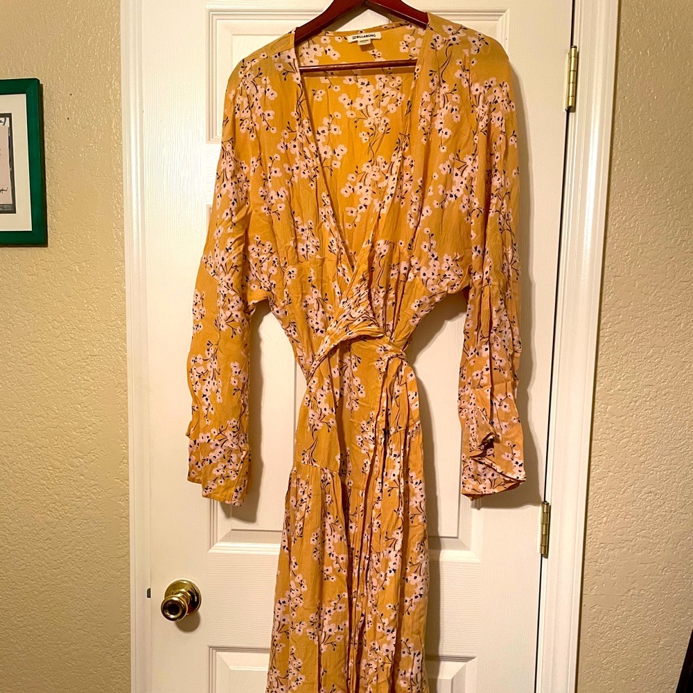 Billabong Wrap Dress!